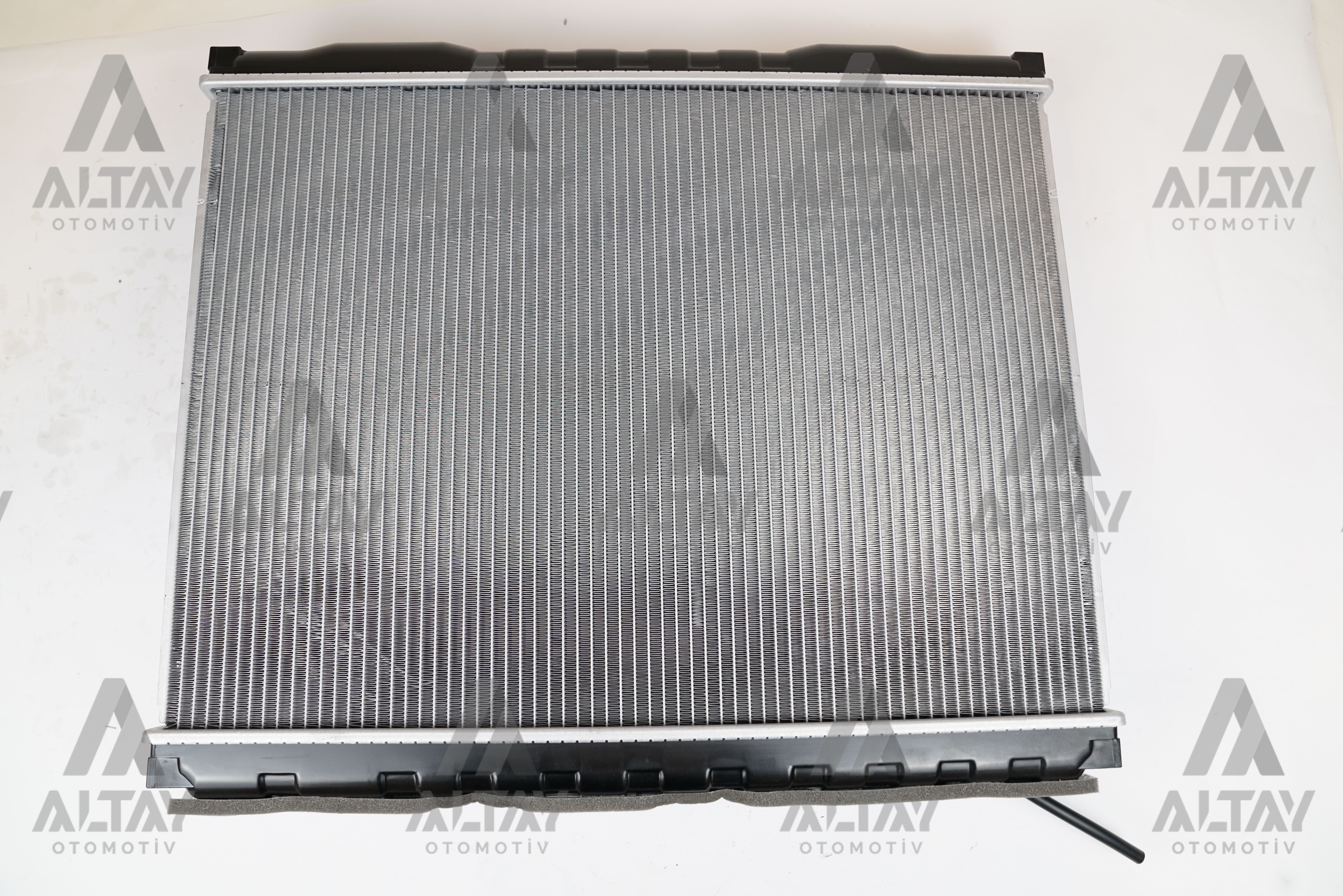 RADYATÖR SU SORENTO 03-06 16mm A-T