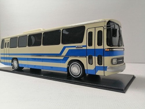 MAKET BOY:60-YÜKSEKLİK:17 CM (1:18 ÖLÇÜ) MERCEDES OTOMARSAN O-302(BEYAZ MAVİ 76 KUŞAKLI)