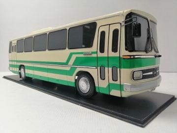 MAKET BOY:60-YÜKSEKLİK:17 CM (1:18 ÖLÇÜ) MERCEDES OTOMARSAN O-302(KREM YEŞİL 76 KUŞAKLI)