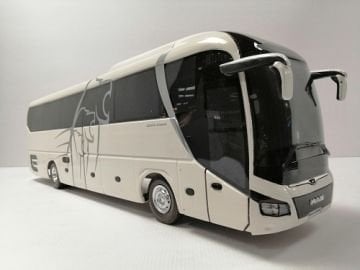 MAKET BOY:68-YÜKSEKLİK:21 CM (1:18 ÖLÇÜ) MAN LION'S COACH (BEYAZ)