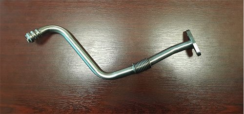 TURBO SARJ GERİ DÖNÜŞ HORTUMU TRANSİT V348-V363 2.2-2.4D 11=> (ARKA ÇEKER)