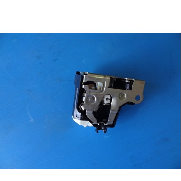 ÖN KAPI KİLİTİ SAĞ CLIO II