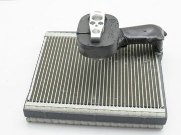 EVAPORATÖR GOLF 7 DENSO TİPİ VALF ÜZERİNDE