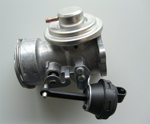 EGR VALFİ PASSAT (00-05)-SHARAN (00-10)- T5 (03-09)- A4 (00-04)- A6 (01-05)-SUPERB 1.9 TDİ