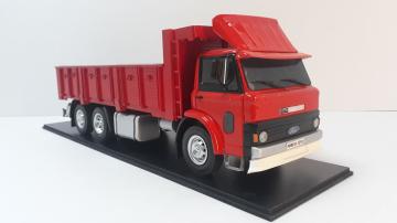Maket Boy:47-Yükseklik:16 Cm (1:18 Ölçü) Ford D-1210 (Kasalı Kamyon)(Kırmızı)(Siyah Panjur)
