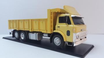 Maket Boy:47-Yükseklik:16 Cm (1:18 Ölçü) Ford D-1210 (Kasalı Kamyon)(Sarı)(Beyaz Panjur)
