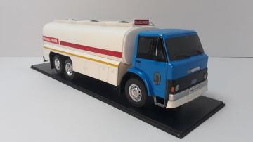 MAKET BOY:47-YÜKSEKLİK:16 CM (1:18 ÖLÇÜ) FORD D-1210 (TANKER)(SİYAH PANJUR)