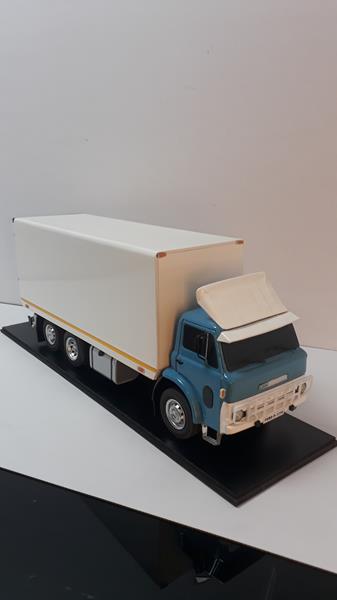MAKET BOY:47-YÜKSEKLİK:19 CM (1:18 ÖLÇÜ) FORD D-1210 (KAPALI KASA KAMYON)(BEYAZ PANJUR)