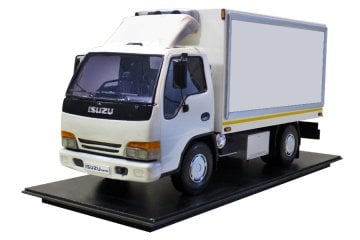 MAKET BOY:58-YÜKSEKLİK:29 CM (1:10 ÖLÇÜ) ISUZU KAMYON (IŞIKLI)