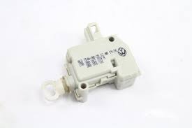 BAGAJ MERKEZİ KİLİT MOTORU GOLF IV (97-05)PASSAT (96-00)IBIZA (02-09)-LEON-OCTAVIA 97=>MERCEDES-BMW